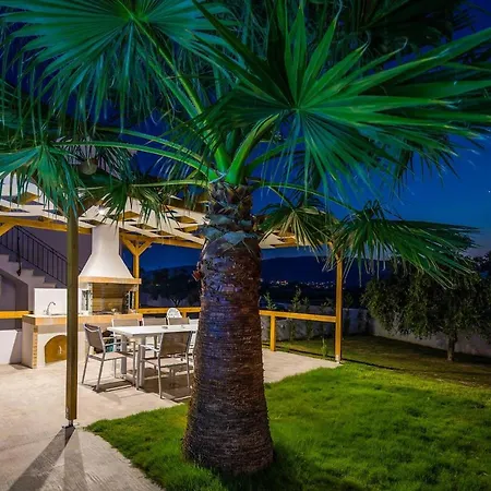 Villa Orchard *